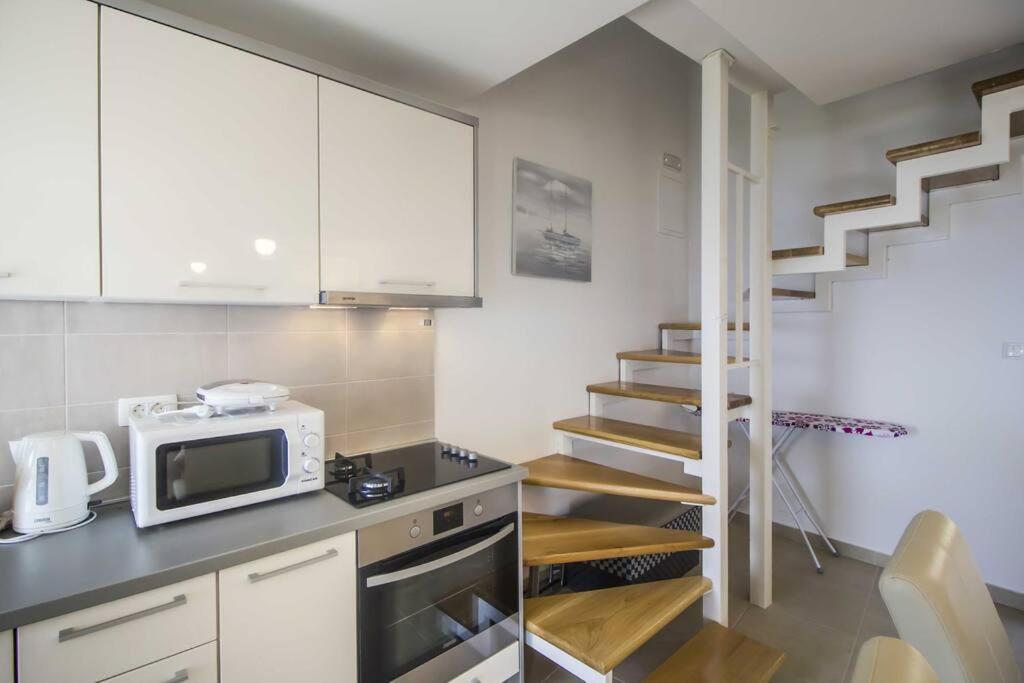 Holiday Home Aria Подгора Экстерьер фото