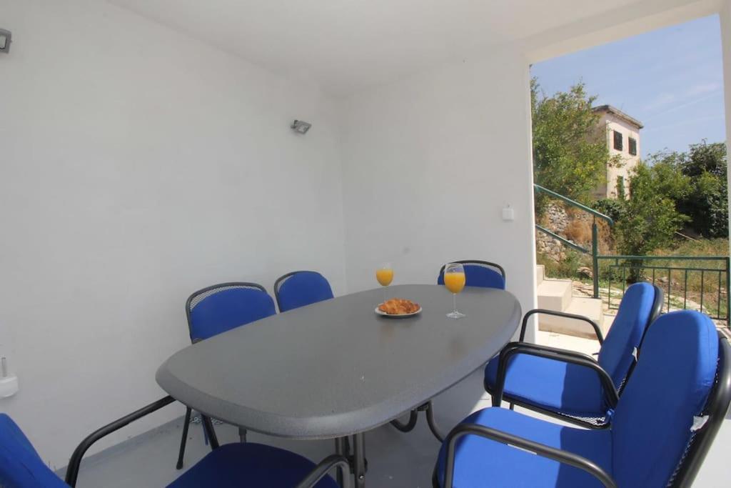 Holiday Home Aria Подгора Экстерьер фото